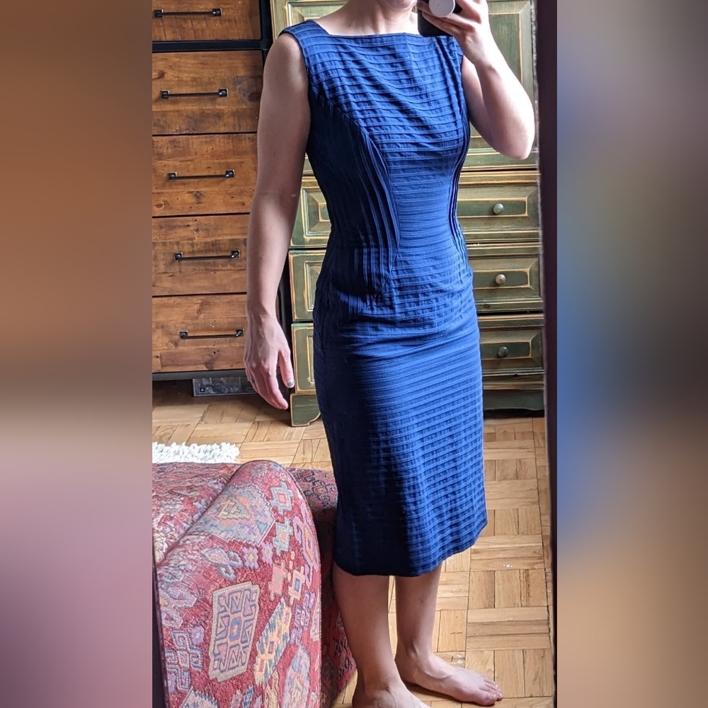 Elegant 1950s Navy Blue Sleeveless Dress